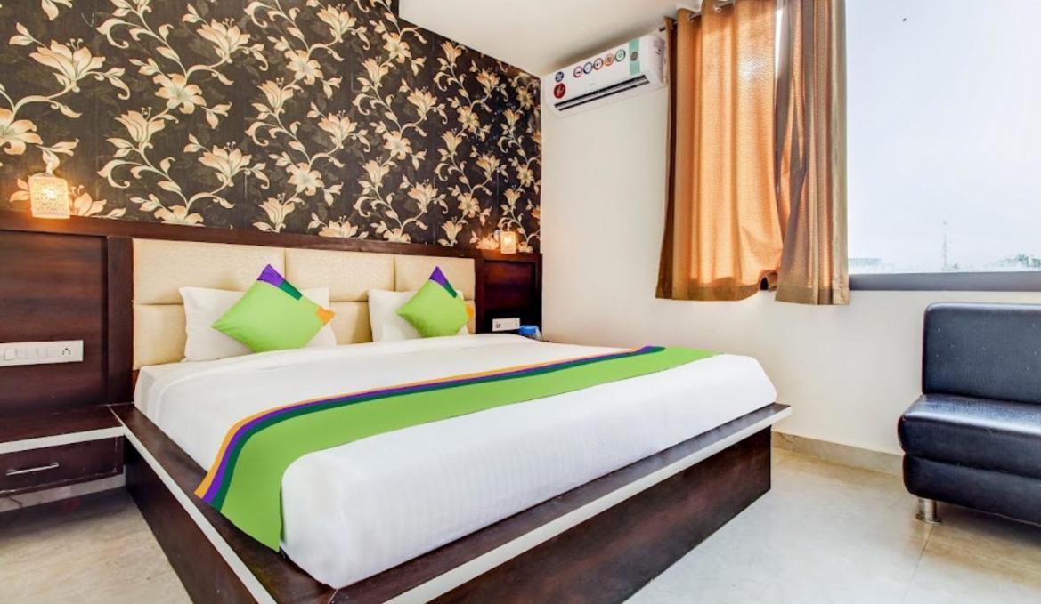 Hotel Blossom Rooms - Fully Ac Tājganj Buitenkant foto